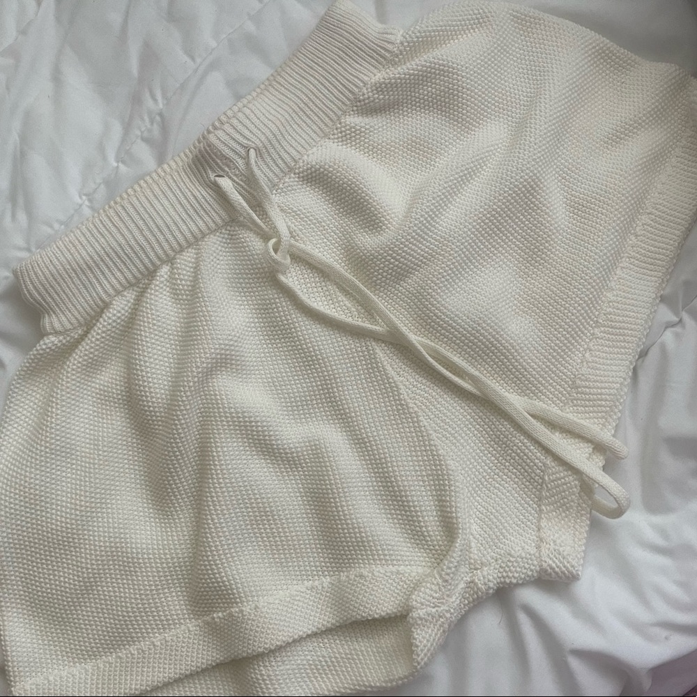 JLUXLABEL WHITE SHORTS